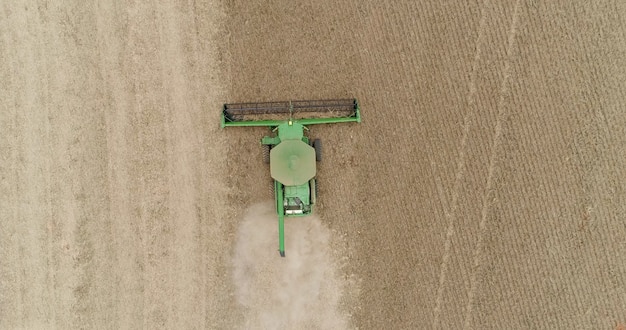 Cosecha de soja en una finca en Mato Grosso, Brasil.