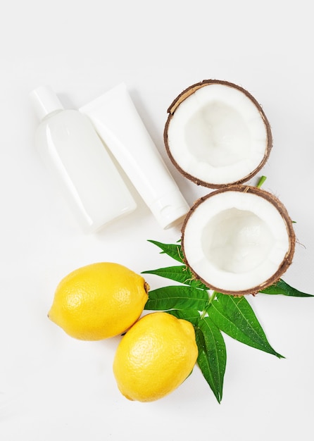 Cosmética casera ecológica natural con limón y coco