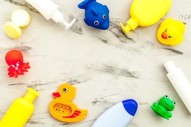 Cosméticos de banho e brinquedos para crianças Shampoo gel creme sabonete e toalha