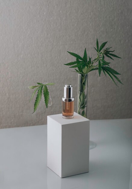 Cosméticos spa cuidados com a pele sérum emulsão garrafas de vidro com óleo de CBD THC tintura folhas de cânhamo