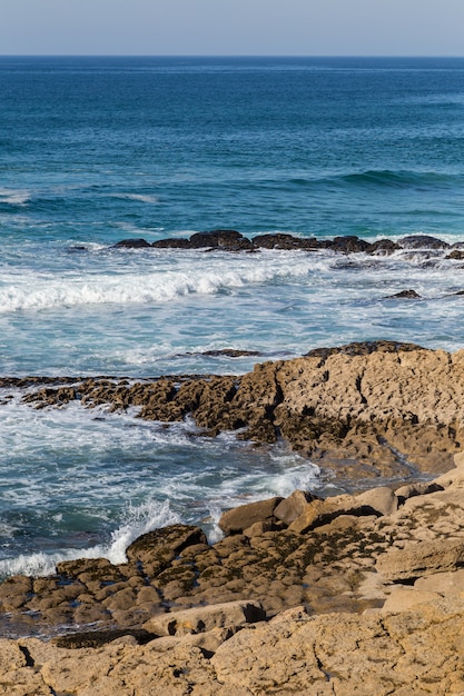 Foto costa atlántica en europa, con surf