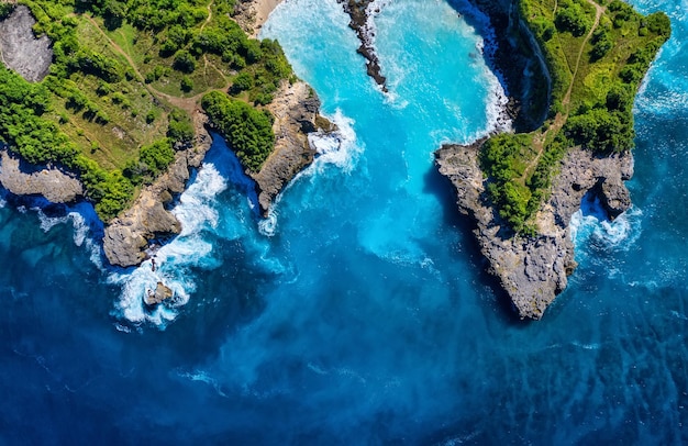 Costa como pano de fundo da vista superior Fundo de água turquesa da vista superior Paisagem marítima de verão do ar Ilha de Bali Indonésia Travel image