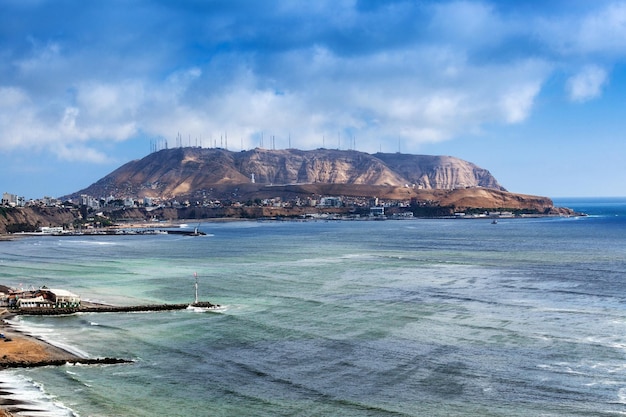 Costa de Lima em dia ensolarado