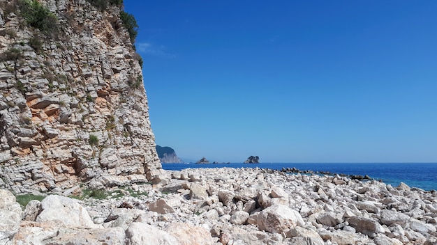 Costa do mar adriático em petrovac, montenegro