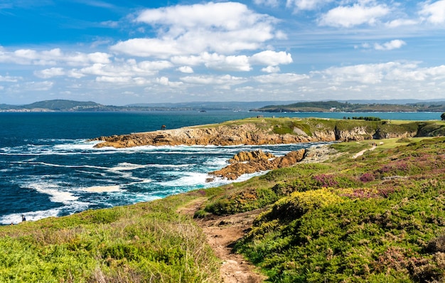 Costa do oceano atlântico em uma espanha corunha