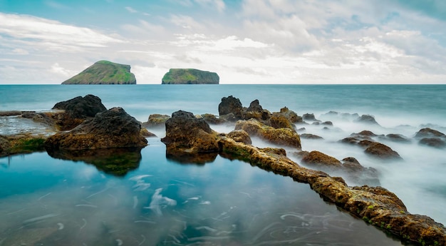 Costa de la isla Terceira e Ilheus das Cabras