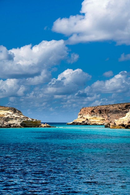 Foto costa y el mar hermoso