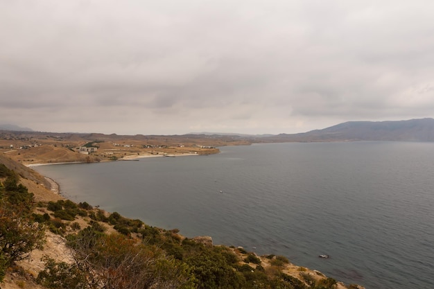 La costa del Mar Negro en la zona de las rocas