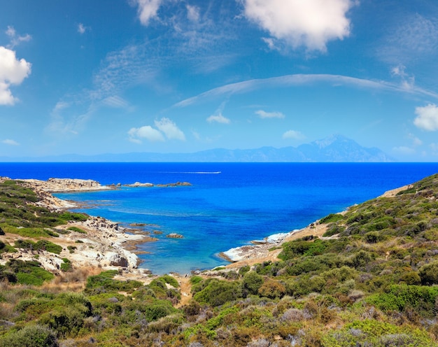 Costa del mar de verano Sithonia Grecia