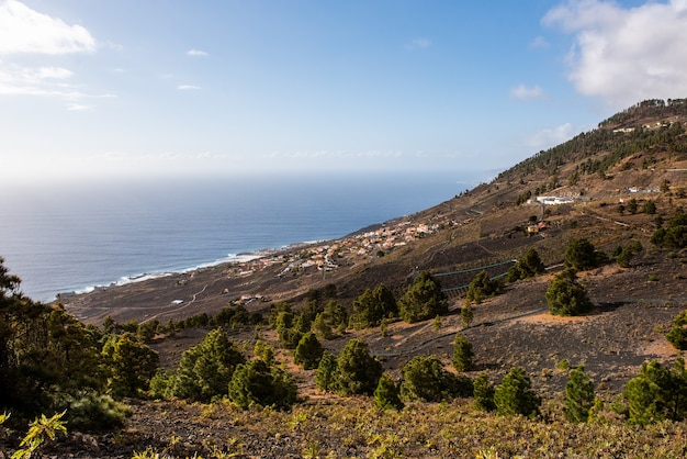 Costa oeste de la isla de Palma en las Islas Canarias Parque Natural Cumbre Vieja volcanes