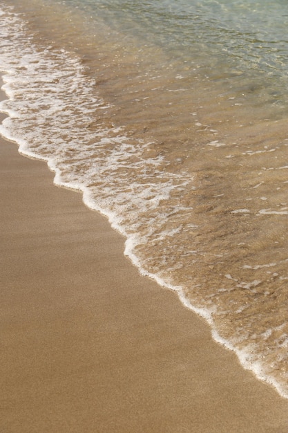 Costa con playa de arena en Grecia