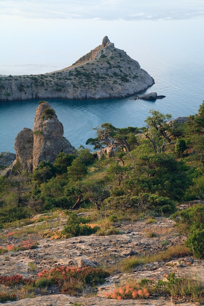 Costa de la reserva "Novyj Svit" (Crimea, Ucrania, "Cabo Capchik" en la superficie)