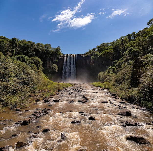 Costa Rica Mato Grosso do Sul Brasil 12 18 2022 Salto Majestuosa cascada dentro del Parque Natural Municipal Salto do Sucuriu