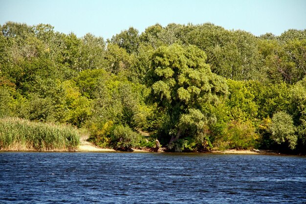 Costa del río Dnipro