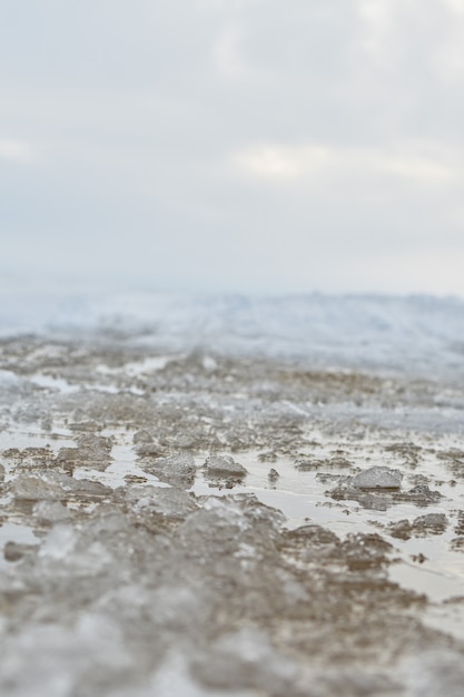 Costa del río Volga en invierno