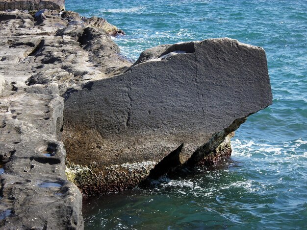 Costa rocosa del Mar Caspio Región de Kazajstán Mangistau 05 Septiembre 2019 año