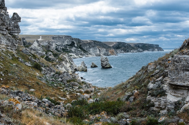 Costa. Tarhankut, Dzhangul Russian Crimea en verano