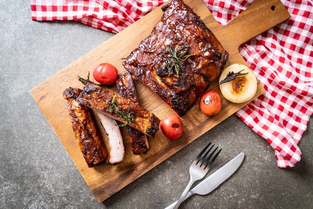 costelas de churrasco grelhadas de porco