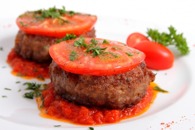 costeleta com queijo e tomate