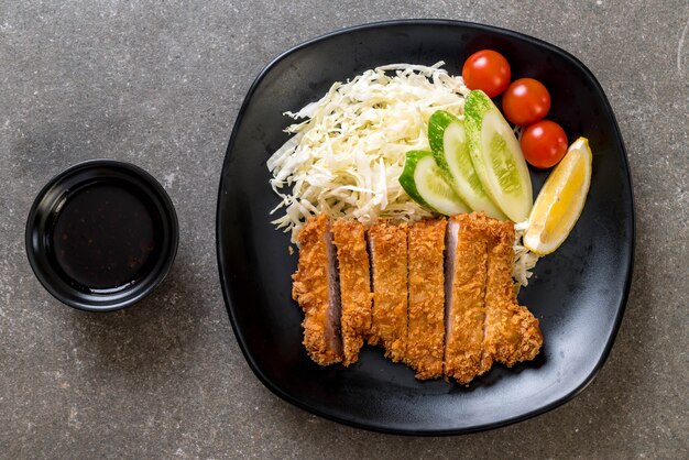 Costeleta de carne de porco frita japonesa (conjunto de tonkatsu)