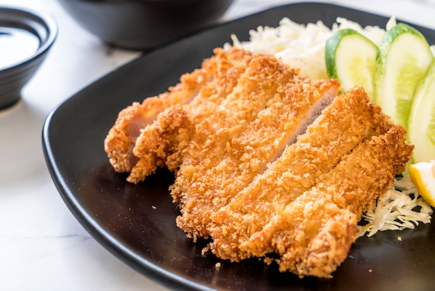 Costeleta de porco frita japonesa profunda (conjunto de tonkatsu)