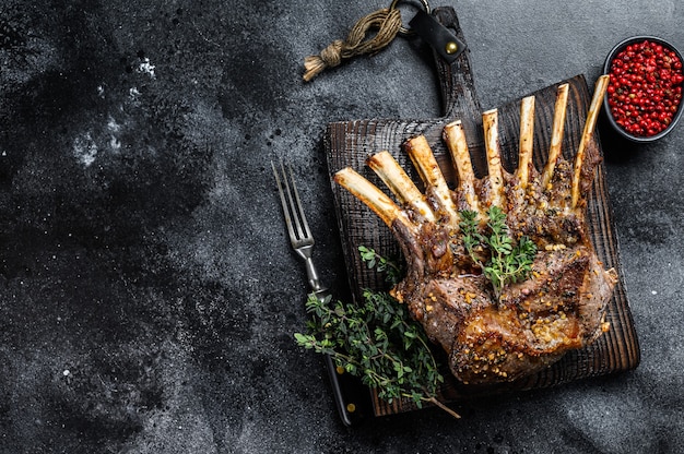 Costeletas de carne de cordeiro para churrasco