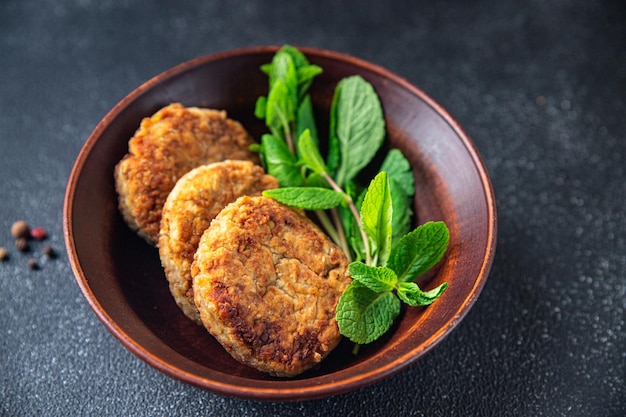 Costeletas de vegetais, almôndegas de feijão leguminosas refeição saudável dieta lanche na mesa cópia espaço