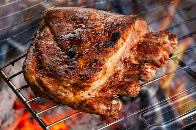 Costilla asada con salsa barbacoa