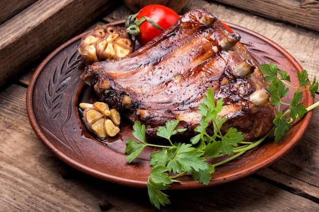 Costillas asadas sabrosas