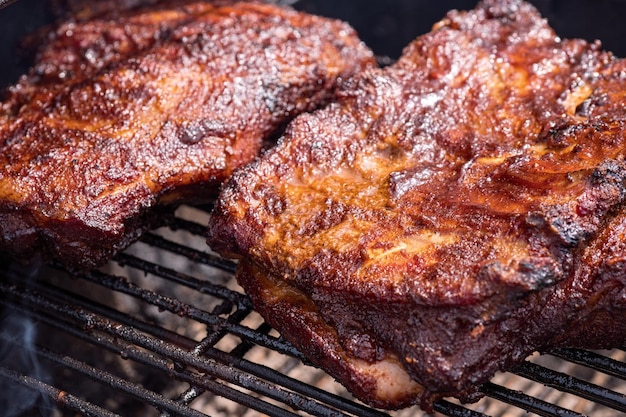 Costillas de cerdo a la parrilla a la parrilla