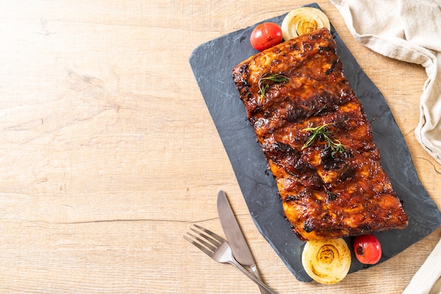 costillas de cerdo a la parrilla