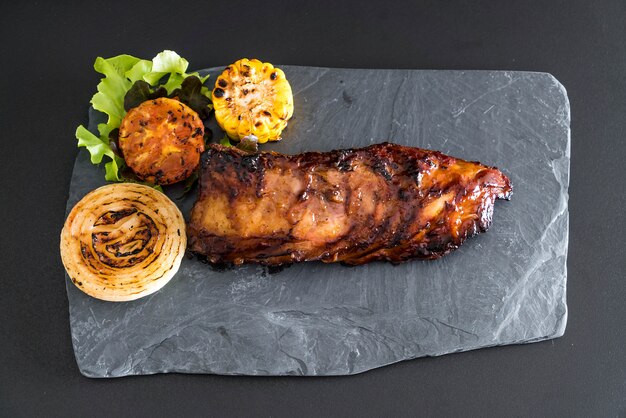 costillas de cerdo a la parrilla