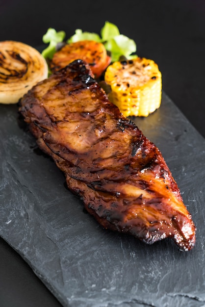 costillas de cerdo a la parrilla