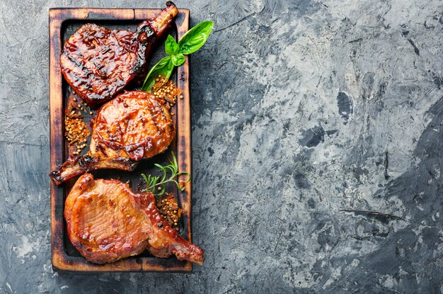 Costillas de cerdo a la parrilla