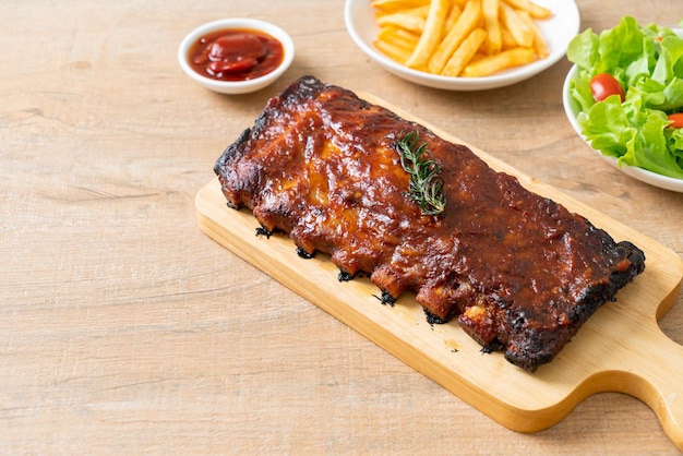 costillas a la parrilla de cerdo