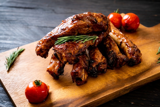 costillas a la parrilla de cerdo