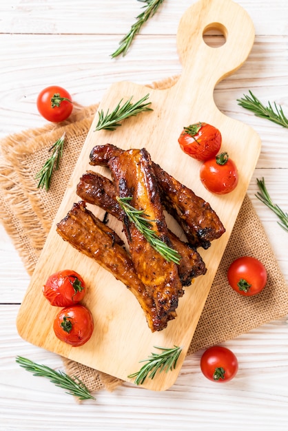 costillas a la parrilla de cerdo