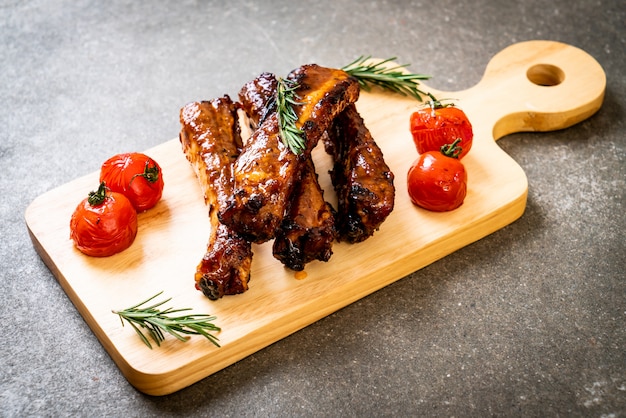 costillas a la parrilla de cerdo