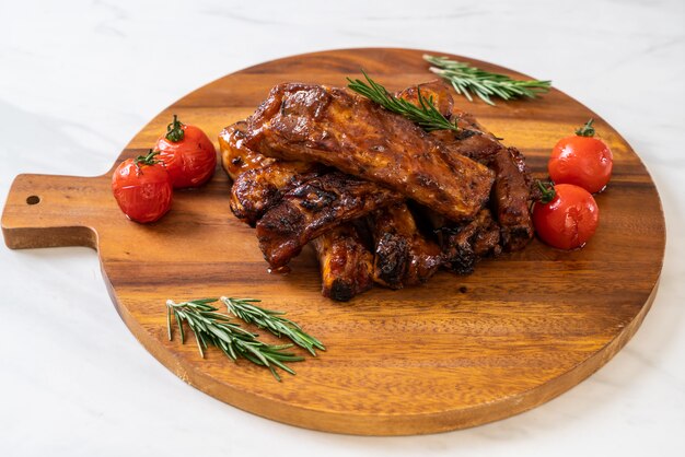 costillas a la parrilla de cerdo