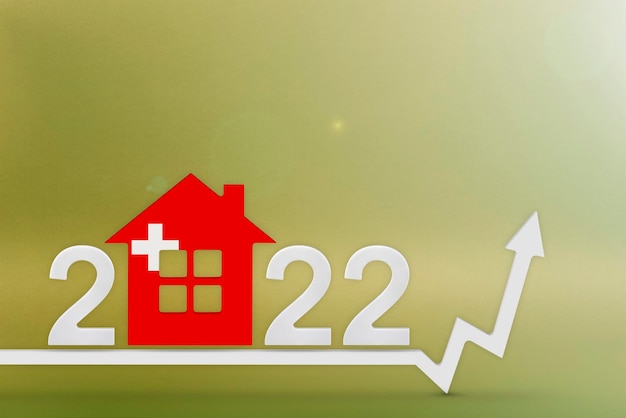 El costo de los bienes raíces en Suiza en 2022 Aumento del costo del alquiler del seguro de construcción en Suiza Modelo de casa 3d pintado en colores de bandera flecha hacia arriba sobre fondo amarillo