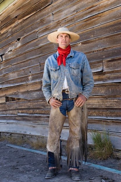 Foto cowboy in der scheune wildwest oregon usa