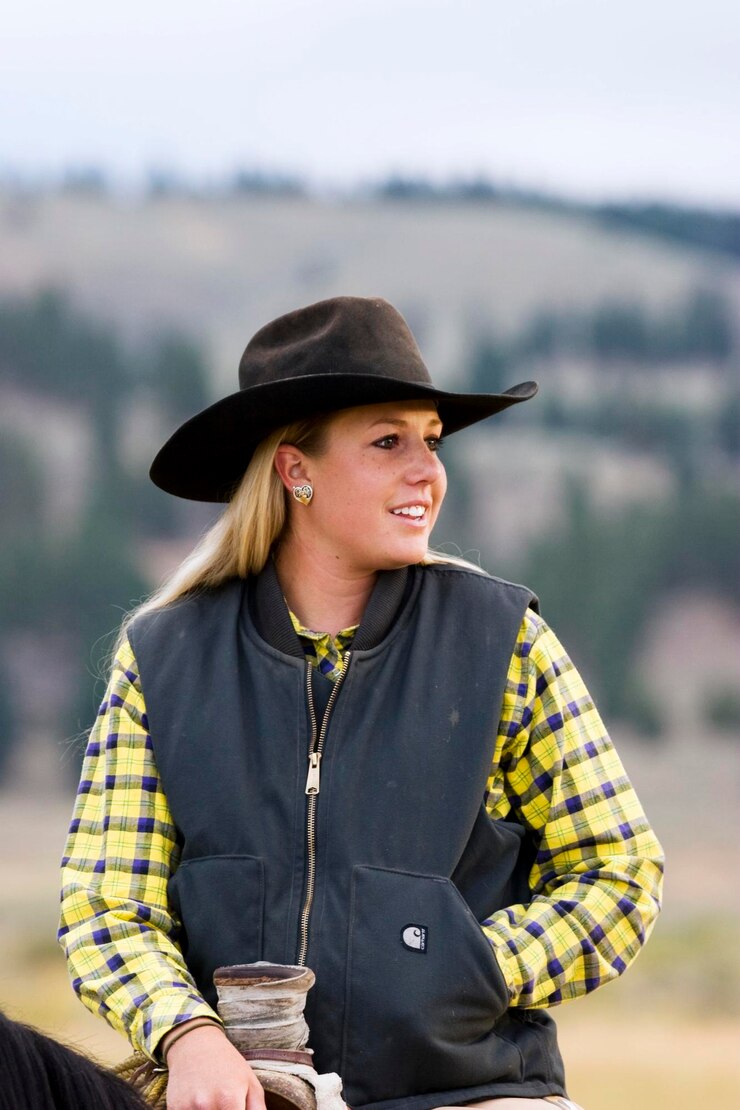 Foto cowgirl no cavalo oregon eua