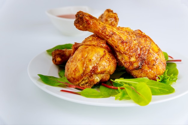 Coxinhas de peru assadas com salada branca