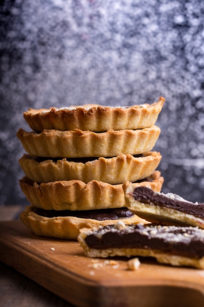 Cozimento caseiro - tortinhas com caramelo salgado e chocolate