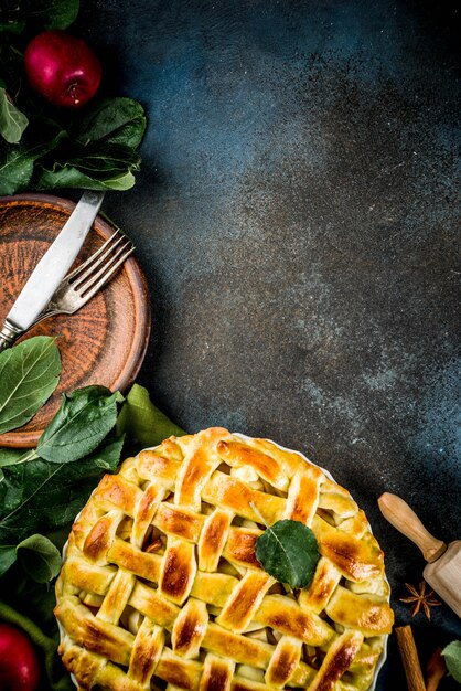 Cozimento tradicional do outono, torta de maçã caseira