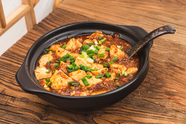 Cozinha chinesa: tofu e carne picada com molho picante