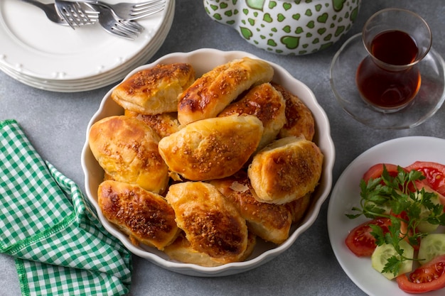 Cozinha turca Pastelaria de queijo artesanal nome turco peynirli pogaca