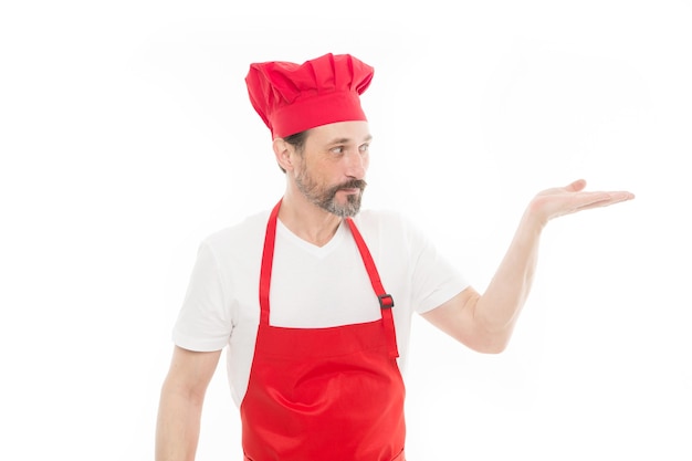 Cozinhar como ocupação profissional. Uniforme para cozinhar. Chef no restaurante. Cozinhar é meu hobby. Aprenda a cozinhar. Bem vindo a minha cozinha. Inspiração culinária. Fundo branco de homem bonito maduro.