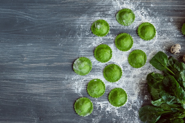 cozinhar ravioli verde