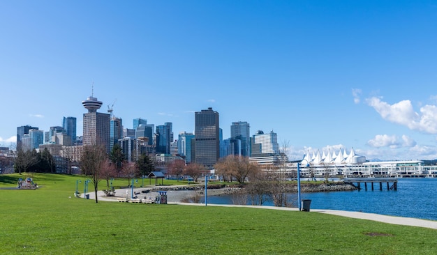 CRAB Park in Portside am Ufer des Hafens von Vancouver City Skyline der modernen Stadt BC Kanada